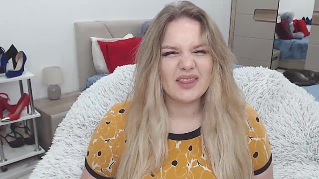 CurvyAnna