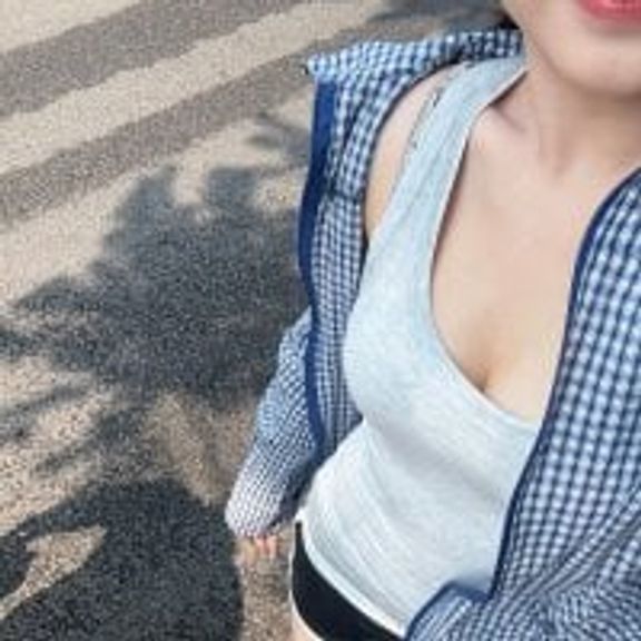 Asia-Lynn