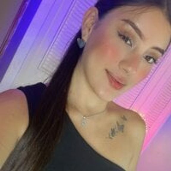 Nalia_adams