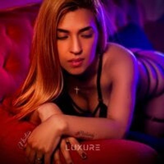 EvaaLovia1