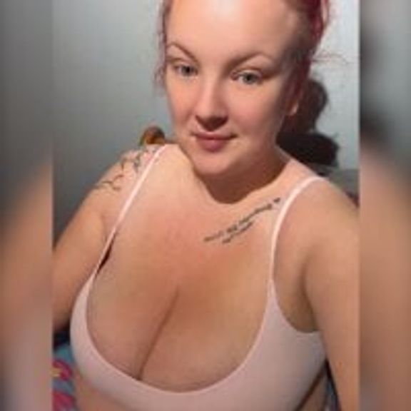 busty-bella1