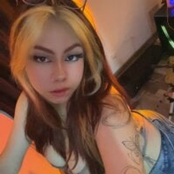 aliaa_boobs