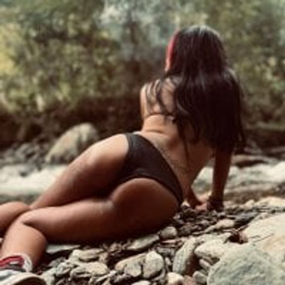 Caroline_Dark69