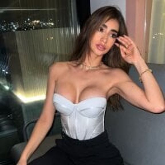 Scarlett_grand