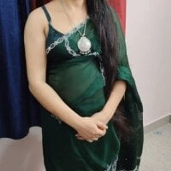 Lovely_Manvi