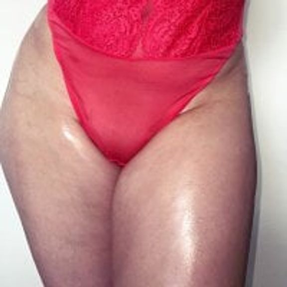 Hotmilfymom2
