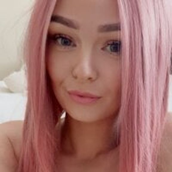 Bella_BrunetteX