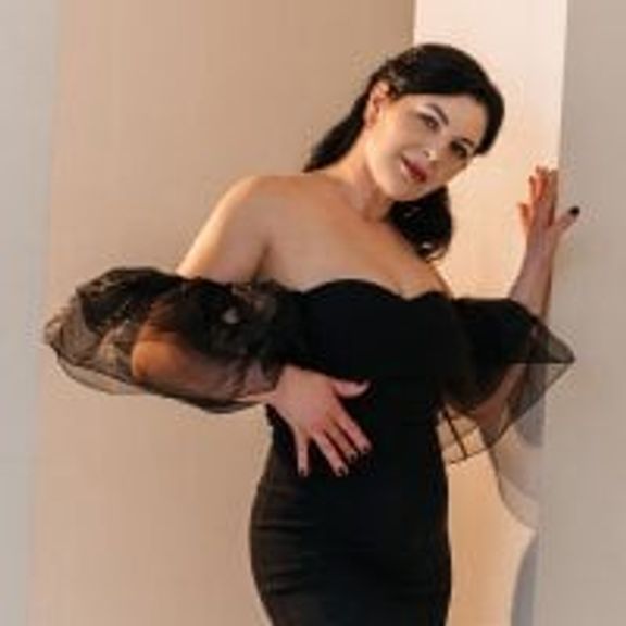 Nina_Stane