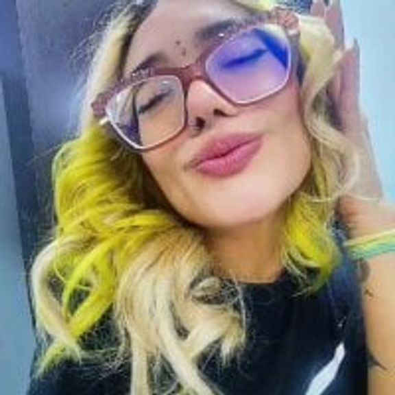 FreakyQueen_