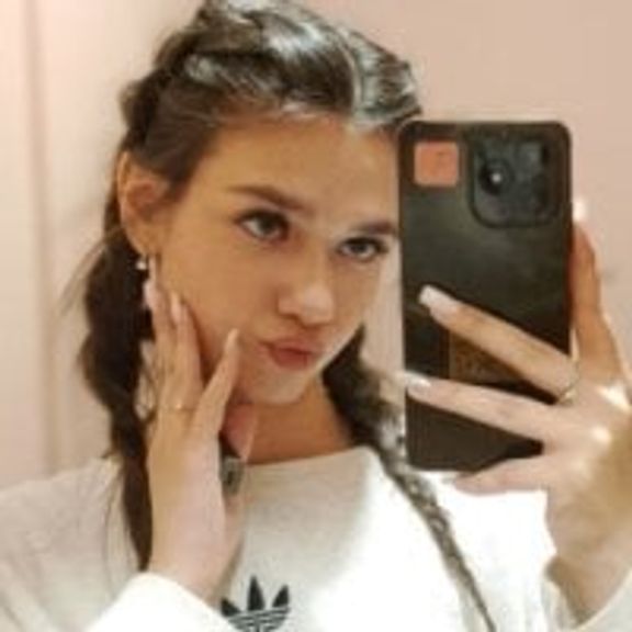 PlayfulShyEmma