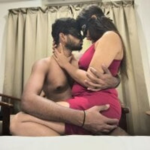 NAUGHTY_INDIAN_COUPLE