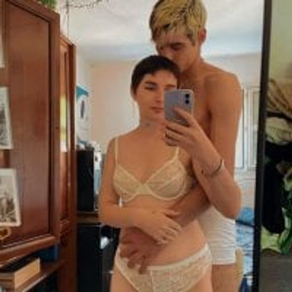 HotCouple4724