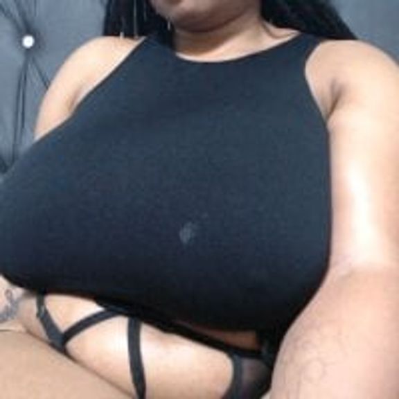 BigBoobsBee