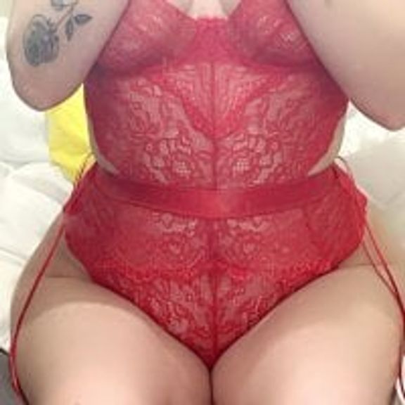 LittleRedMilf