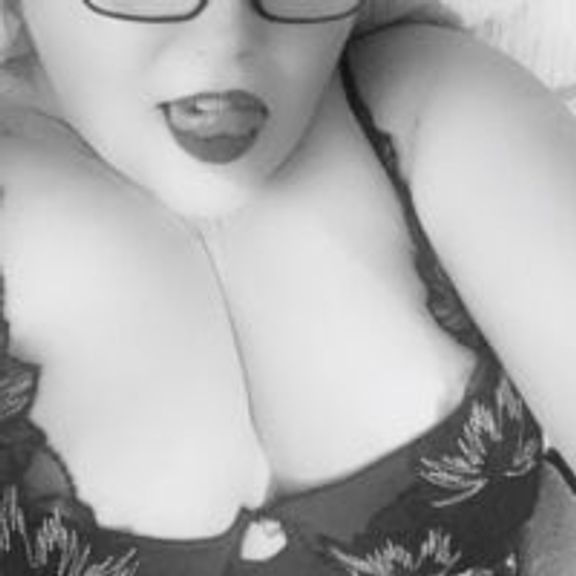 CurvyCrystalRedXX