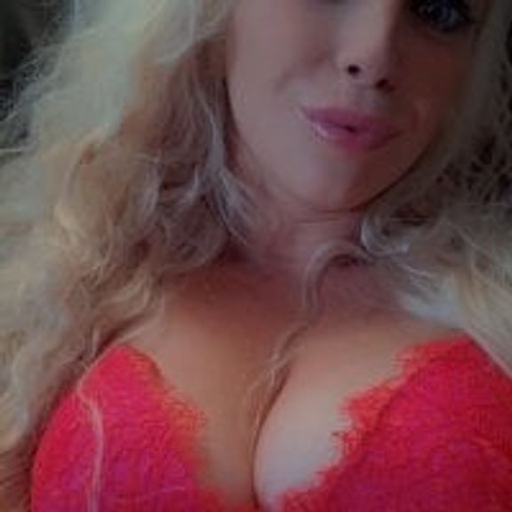 Saucy_SadieXX