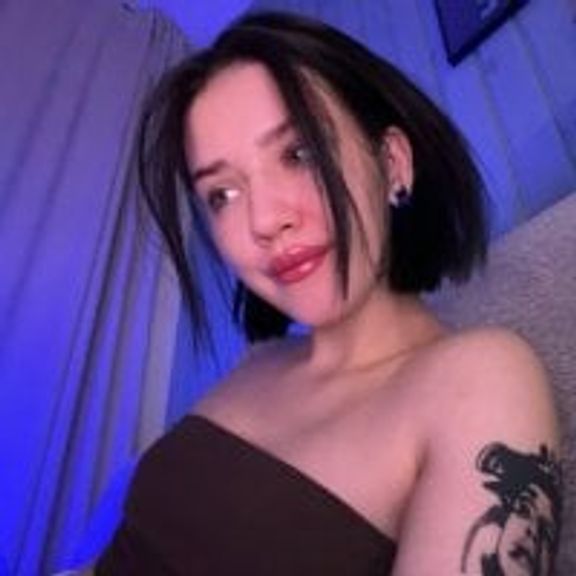 Zoe_Hiland