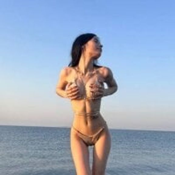 noua_monica