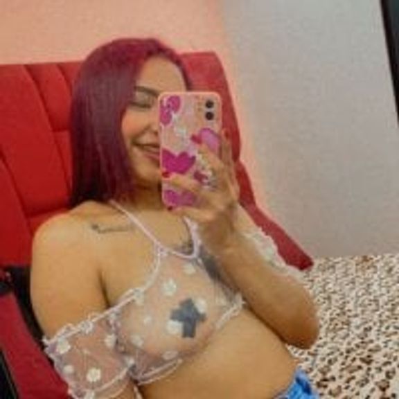 Brunette_Kinky