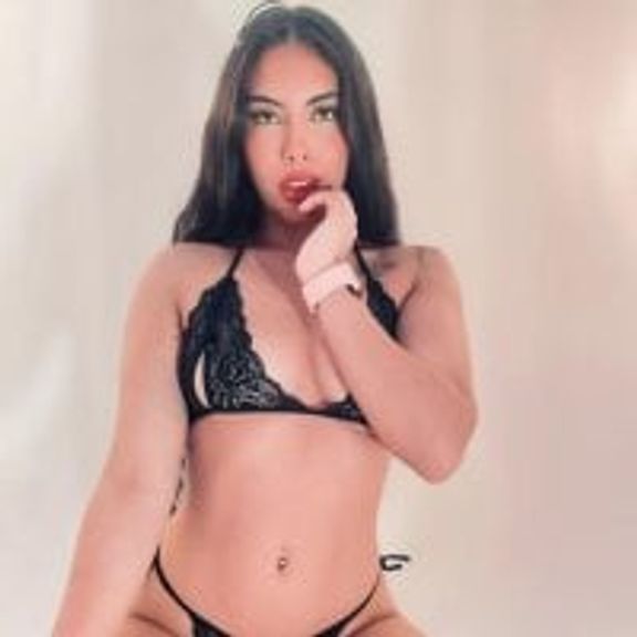 Alana_Hott_