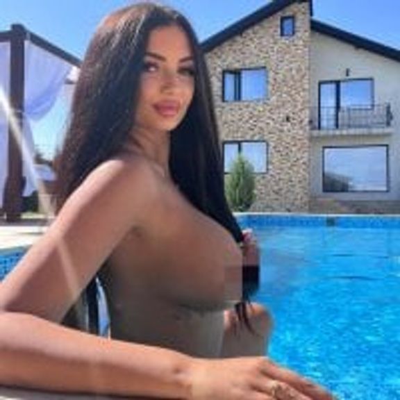 EllaElla90