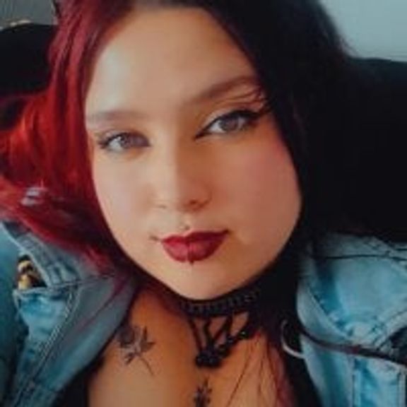 Curvy-Queen