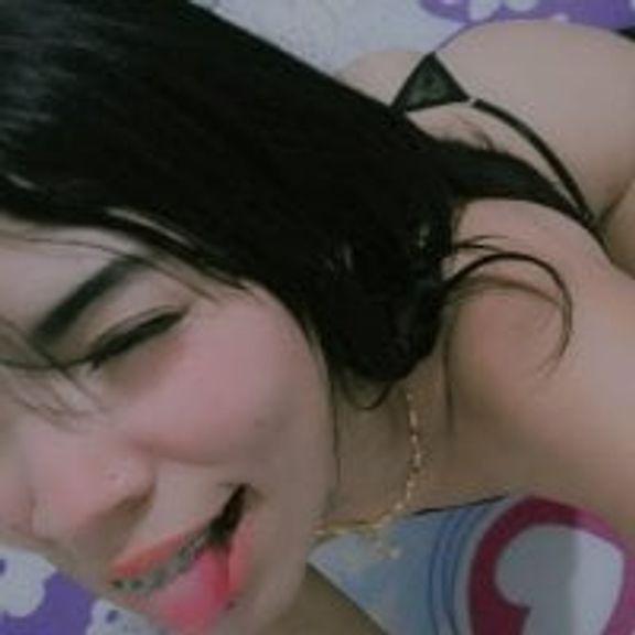 Sexy_Brunette_Nolimit1