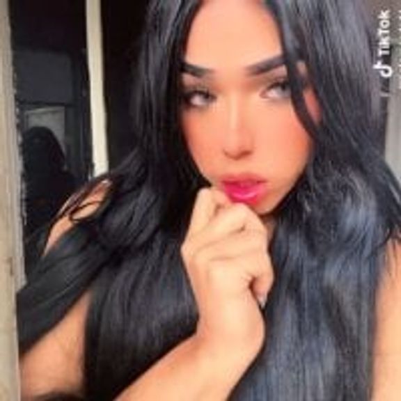 leah_fernanda