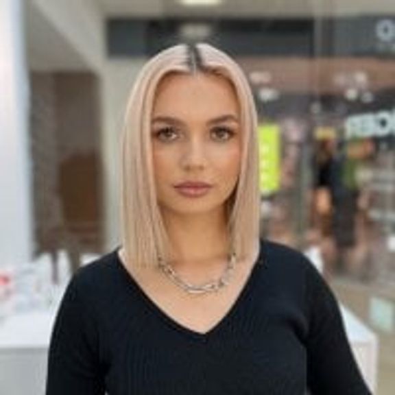 Amelia_Wells