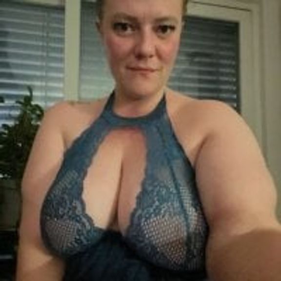 Curvyveri93