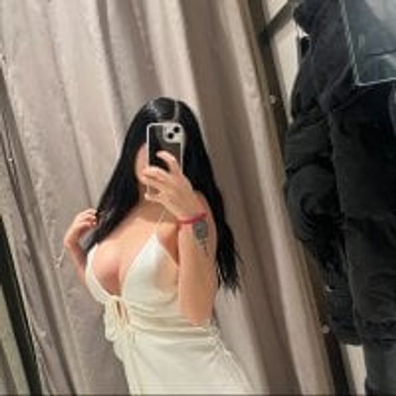 youngsexywoman