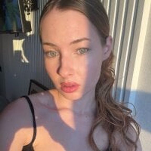 Mia_Shy16