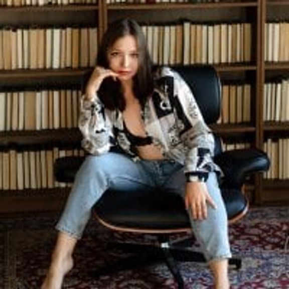 Nuura_Moore