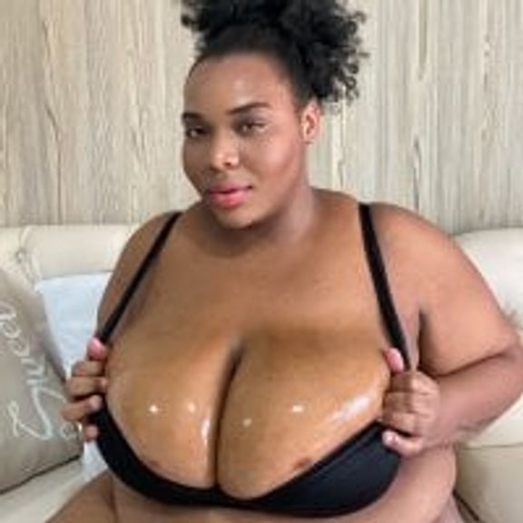 Breisy_bigboobs