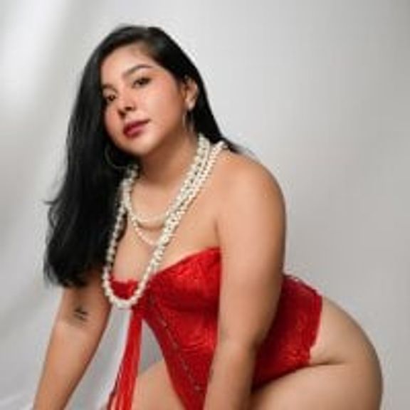curvydelicios_zoe