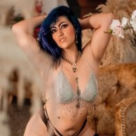 scarleth_blue