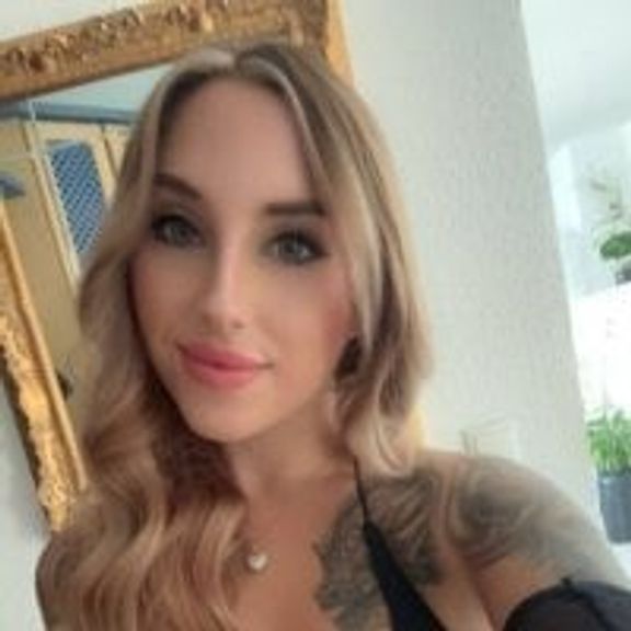 LaraHorneyy