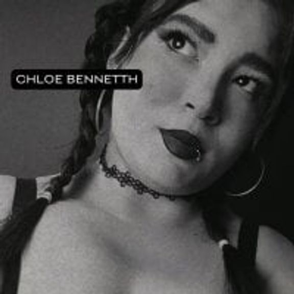 Chloe_Bennetth
