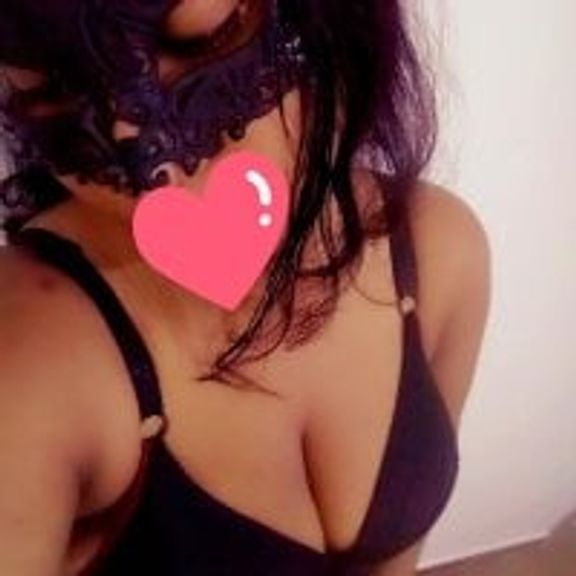 Madushani_Hot