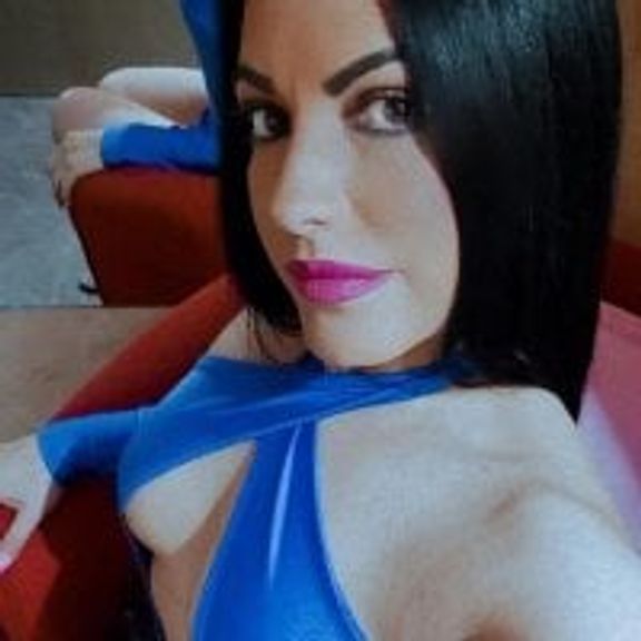 Morena_ojazos_travieza-39