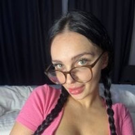 Emma_Nyxxx