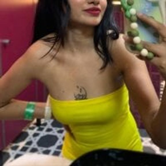 Beauty-on-cock