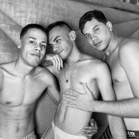 Extroverted_Boys