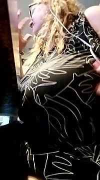 Hotbabysucks1