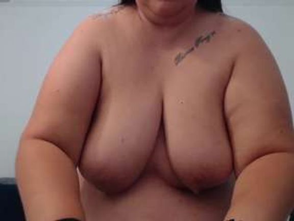 Andrea-curvy1