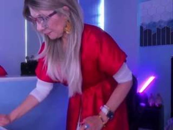 samantha-mature