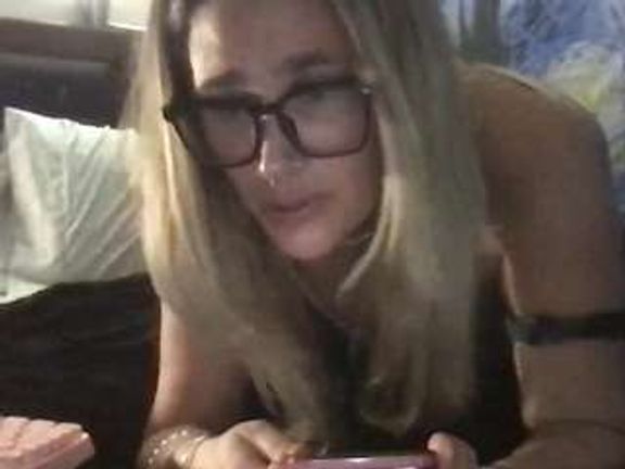 SuziieQSunday  x3.