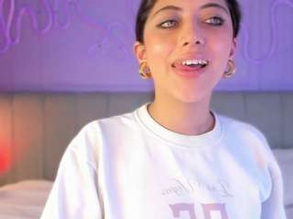 Curvy Corinne
