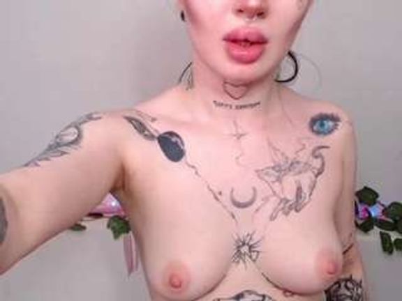 alisa-tattoogirl