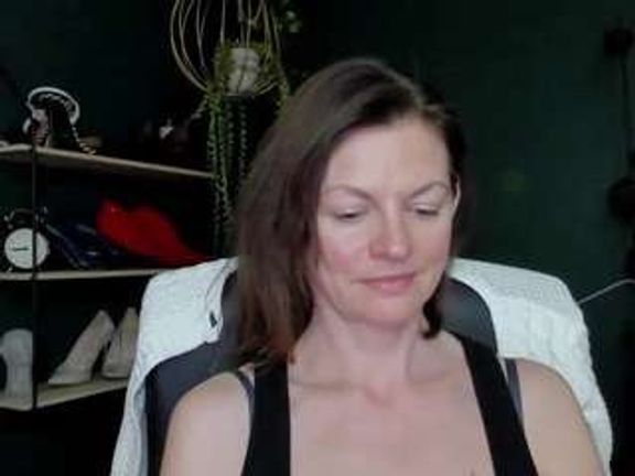 VivianKiss